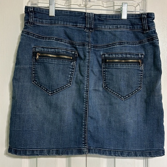 New York & Co Jean Skirt Size 6 - Picture 4 of 7